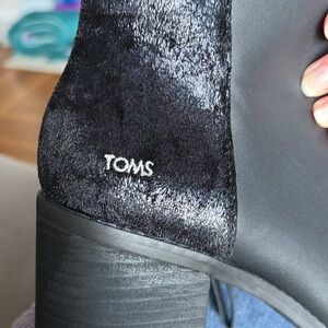 Tom’s - Black Leather Ankle Boots- 8 - NEw without tags